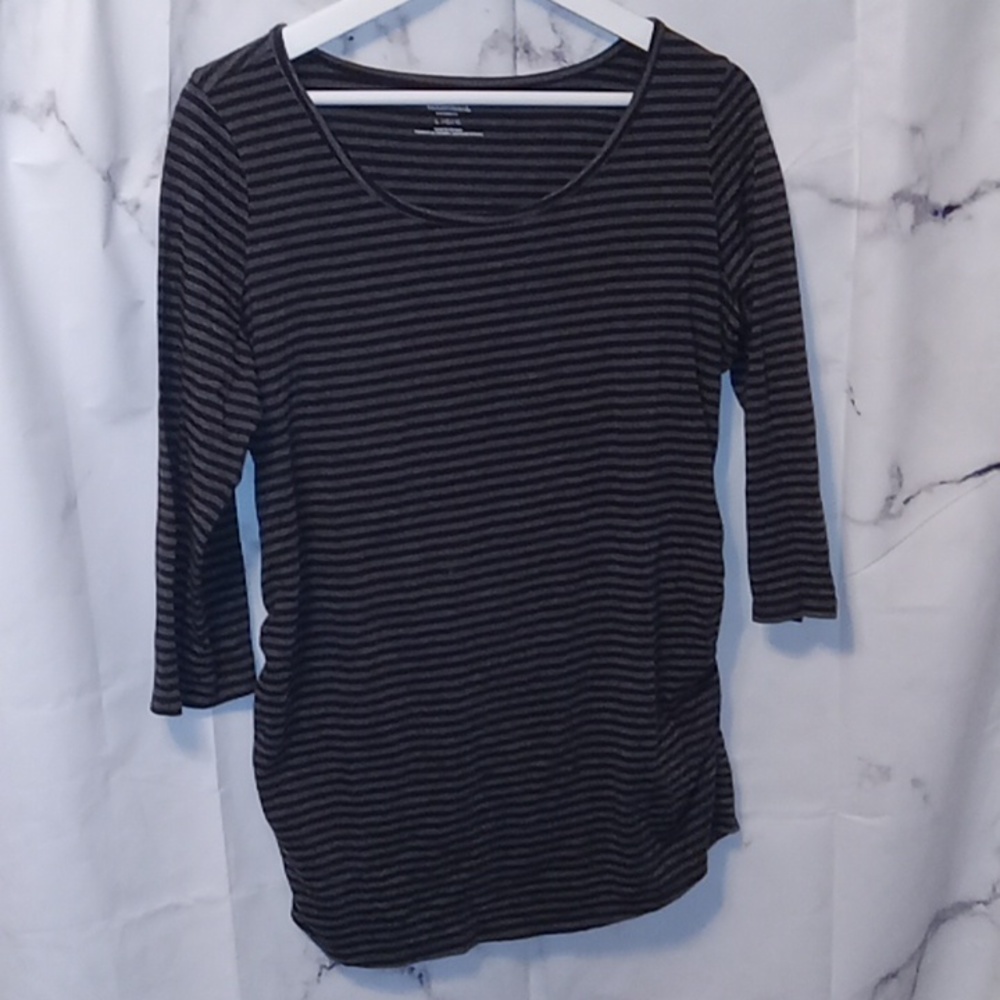 Motherhood Maternity top Lg 💙💙💙💙
